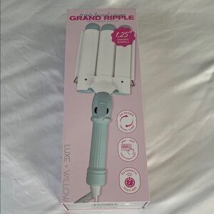 Luxe + Willow Grand Ripple Triple Barrel Waver